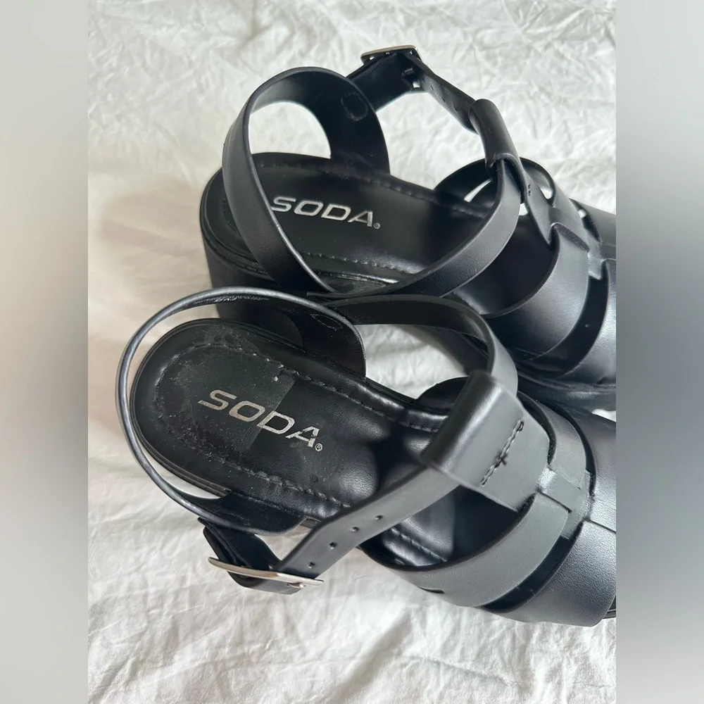 Black Platform Sandals size 6